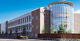 松本秀峰中等教育学校外観