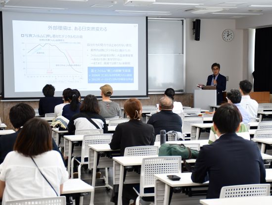 保護者向け特別講演会「挑戦が未来を創る」