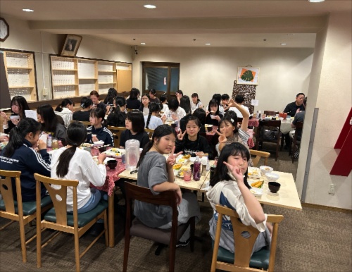 みんなで夕食！