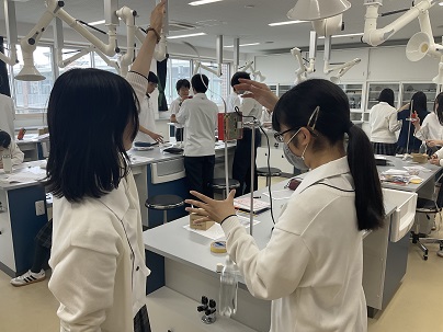【4学年】物理基礎授業 ～重力加速度の測定～